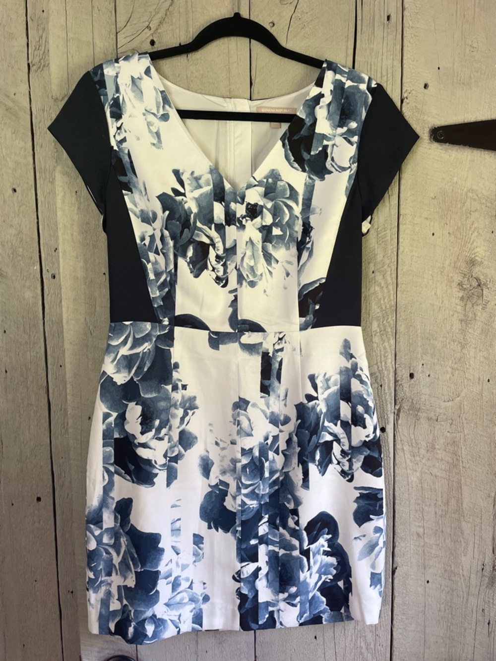 Banana Republic Navy and White Floral V-Neck Dress